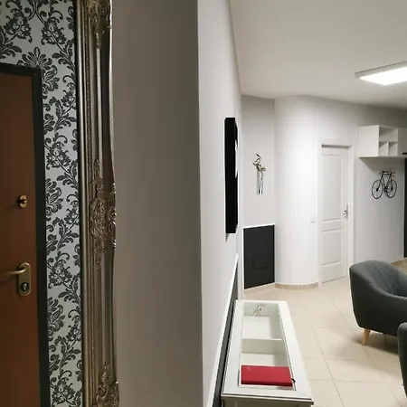 La Maison * Latina
